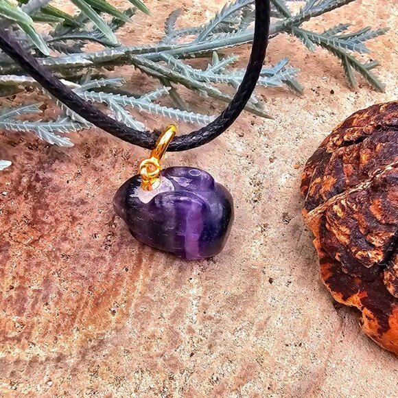 Nature Purple Fluorite Carved Cute Rabbit Pendant Necklace - Picture 10 of 10